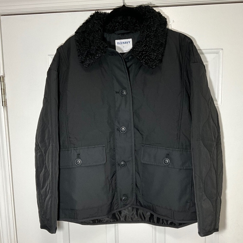 Old Navy Women Black Quilted Barn Jacket Faux Shearling Collar Small NWT